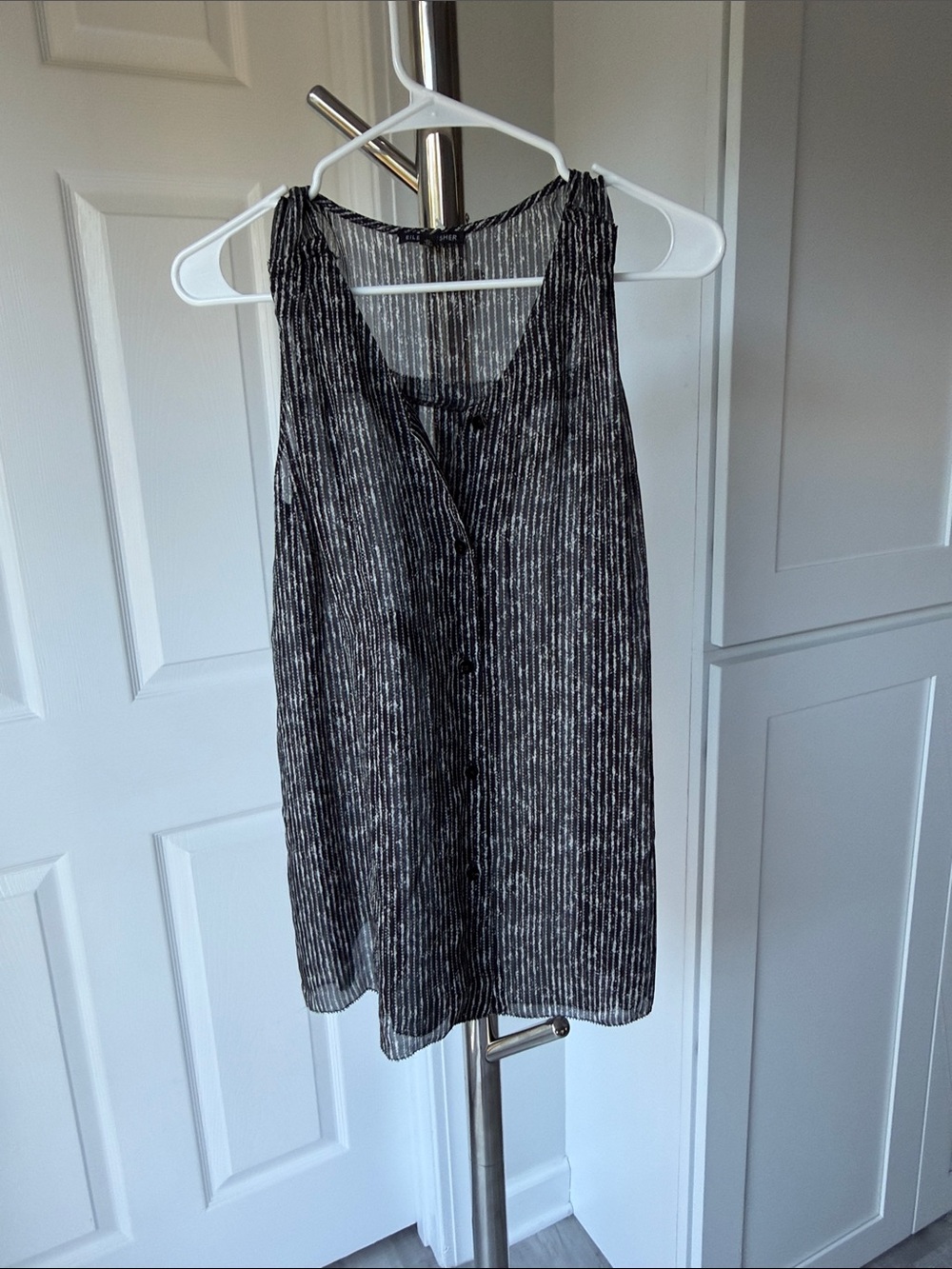 Eileen Fisher Black & White Sleeveless Button-Front Camisole, Size S.